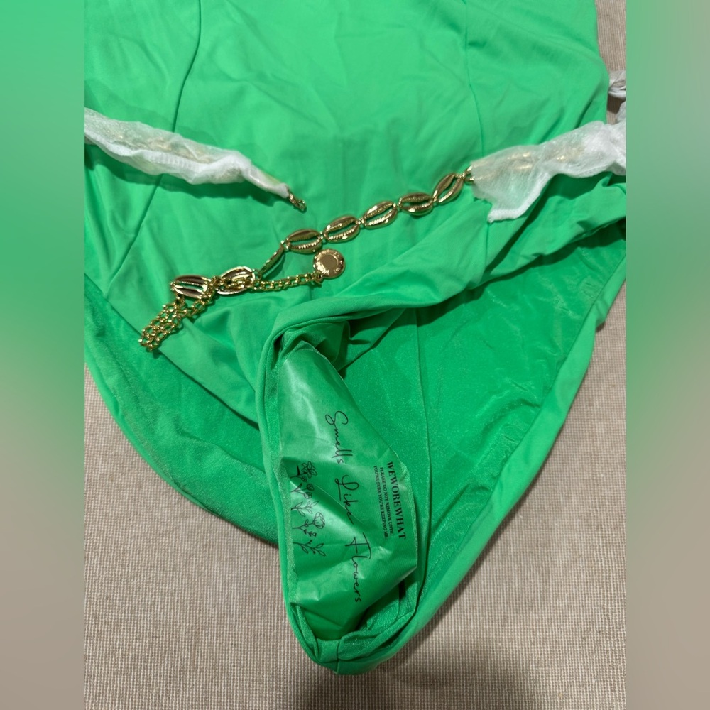 WeWoreWhat Emerald Swimsuit with Gold Chain - Picture 3 of 4